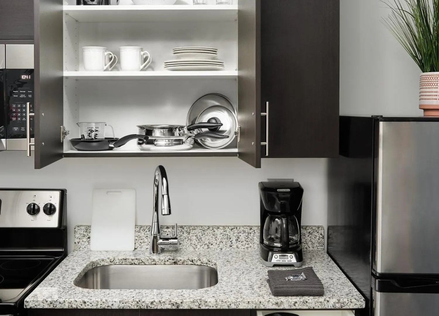 Hotel Stayapt Suites Charlotte North Huntersville