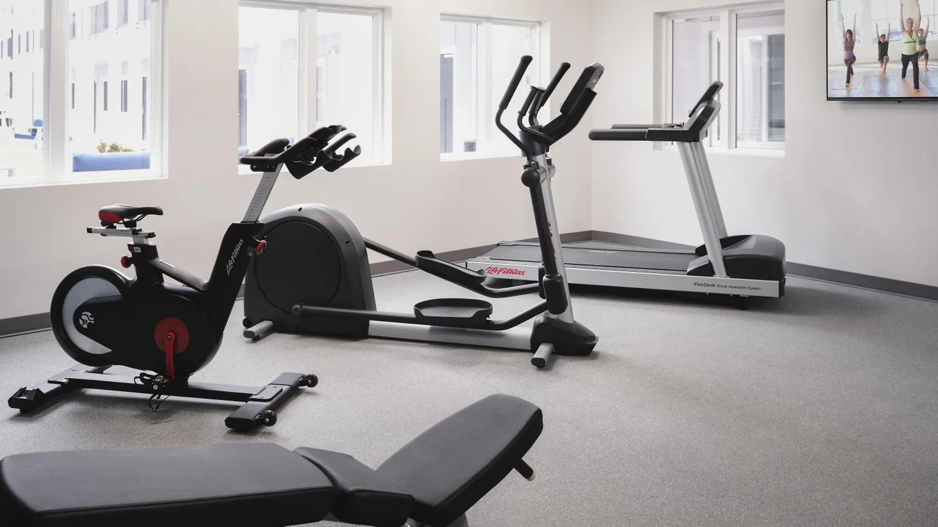 Stayapt Suites Charlotte North Huntersville Hotel